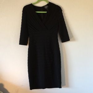 Adrianna Papell black dress sz 4 v neck 3/4sleeves